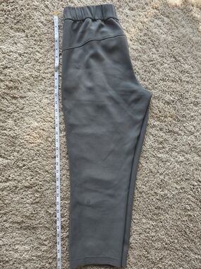 lululemon athletica Olive Gray Capris with High Waist